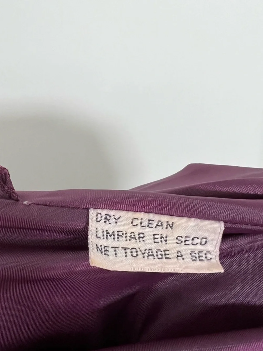 Evan Picone Sleeveless Plum Dress - Picture 5 of 7